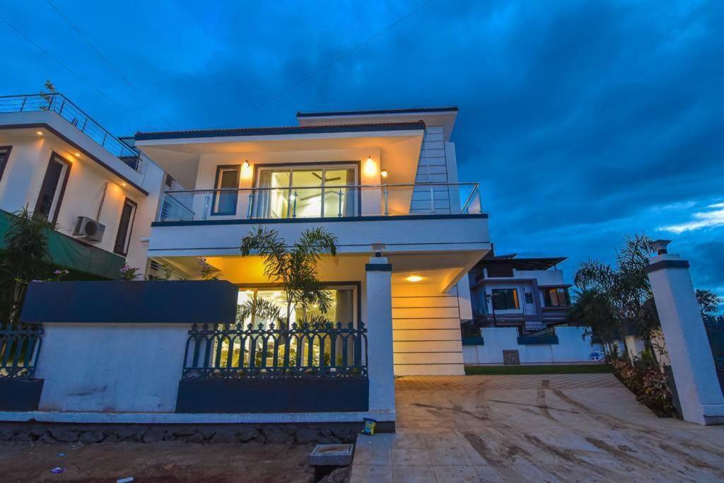 Royal Paradise Villa 罗纳瓦拉 外观 照片