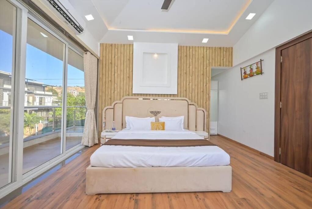 Royal Paradise Villa 罗纳瓦拉 外观 照片