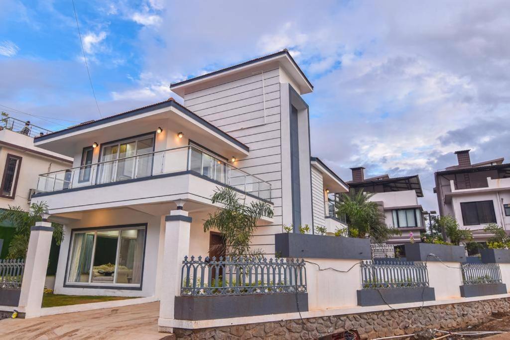 Royal Paradise Villa 罗纳瓦拉 外观 照片
